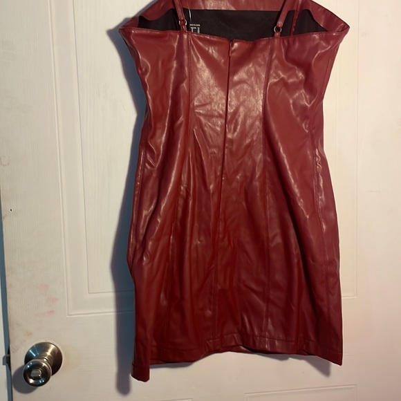 Dress - Picture 2 of 4